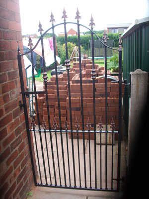 metal gate / gate / garden gate