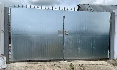 estate metal gate