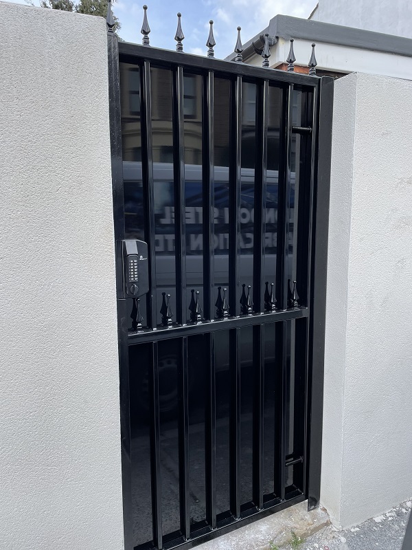 metal gate with aluminium sheet