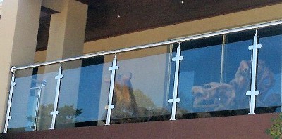 Glass railing